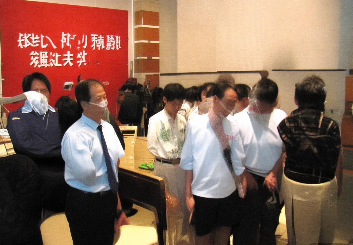 风暴与火花激烈对决：揭秘线上竞技盛宴的魅力(图2)